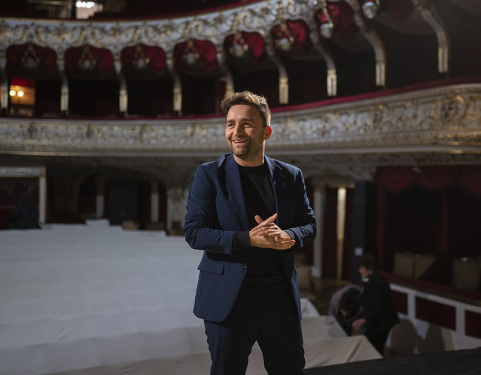 A premier után Szente Vajk főrendező is gratulált a társulatnak