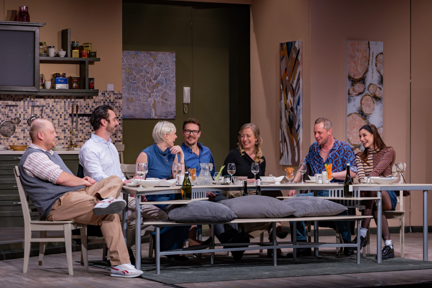 teljesenidegenek_hero